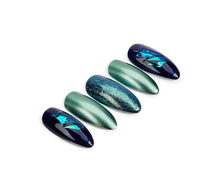 Load image into Gallery viewer, Ardell Nail Addict - Green Glitter Chrome
